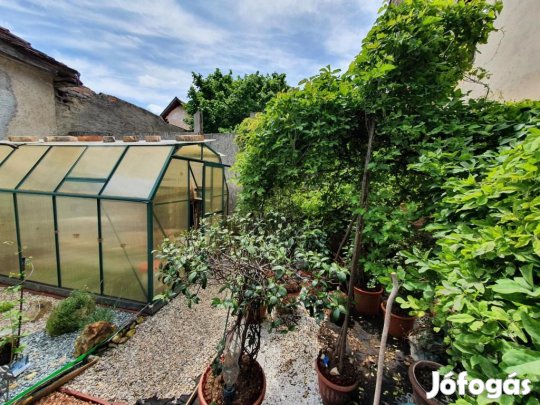 63 nm-es ház eladó Cegléd