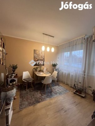 63 nm-es lakás eladó Ajka