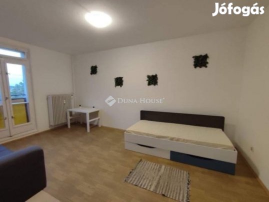 63 nm-es lakás eladó Pécs