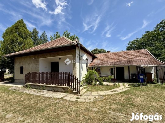 64 nm-es ház eladó Békés