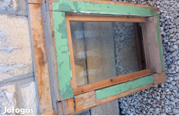 64 x 32 cm-es régi fa ablak