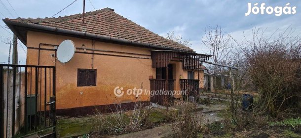 65 nm-es ház eladó Létavértes