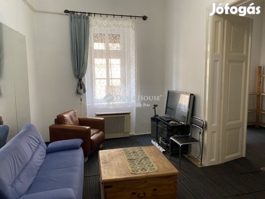 65 nm-es lakás eladó Pécs