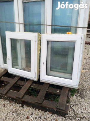 65x80 cm bukó-nyíló műanyag ablak