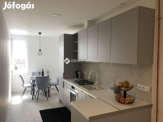 66 nm-es lakás eladó Pécs