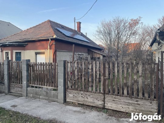 676m2 Telek kiváló helyen, házzal! XVIII kerületben