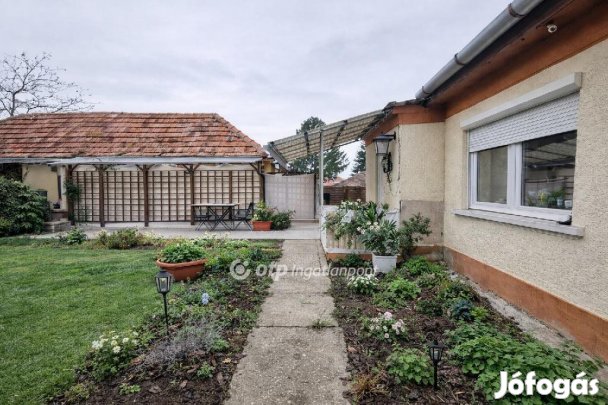 67 nm-es ház eladó Ceglédbercel