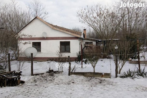 67 nm-es ház eladó Jászberény