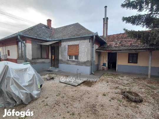 67 nm-es ház eladó Jászfényszaru