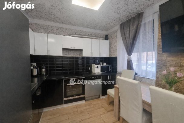 67 nm-es ház eladó Tököl