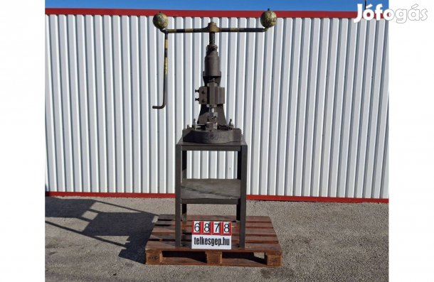 6878 - Lendkerekes prés, csavarprés, orsós prés