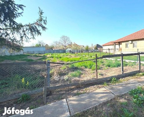 695 nm-es telek eladó Poroszló