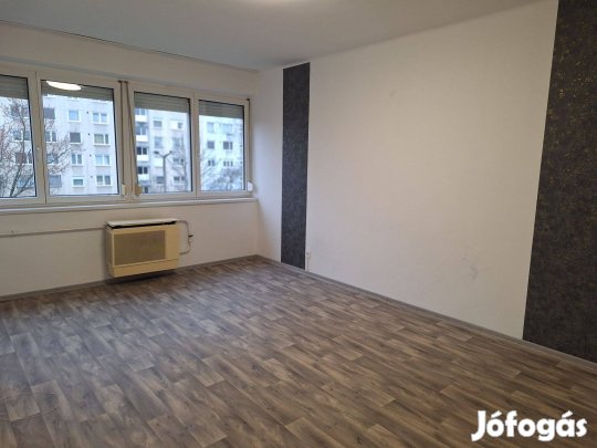 69935 Nyíregyháza - Sóstói erdő közelében, 1+2 szobás, erkélyes lakás