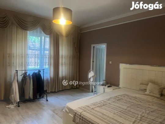 69 nm-es ház eladó Abony