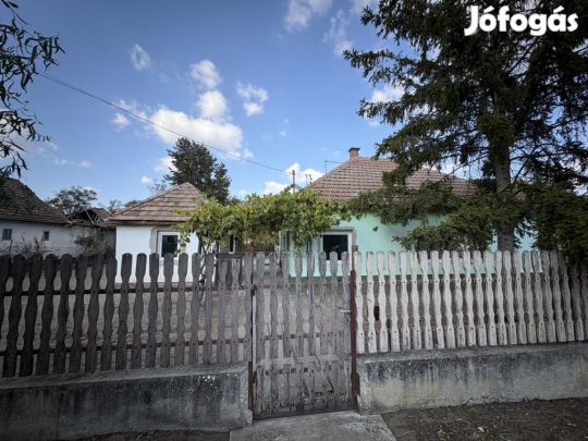 69 nm-es ház eladó Csemő