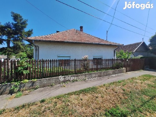 69 nm-es ház eladó Füzesgyarmat