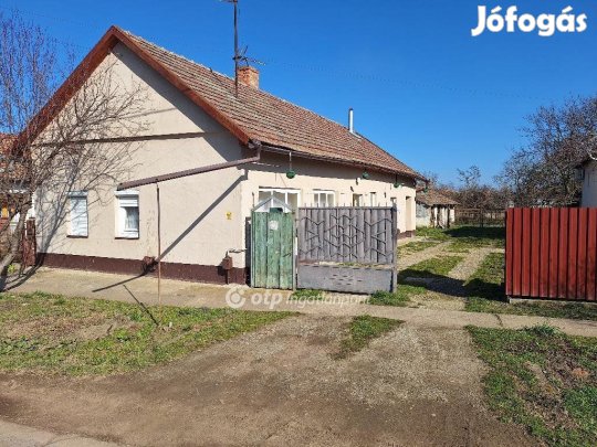 69 nm-es ház eladó Tiszaörs