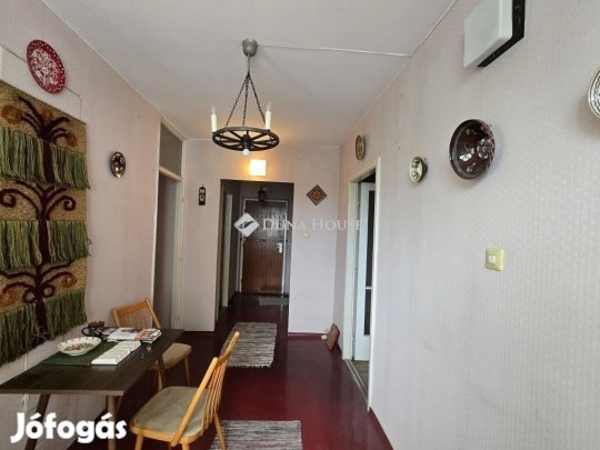69 nm-es lakás eladó Várpalota