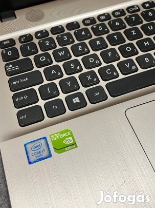 6.-Gen i7 / 240GB SSD / Geforce 920MX