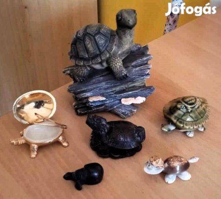 6 darab különböző méretű, anyagú "teki". Teknőskedvelőknek!