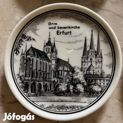 6 db Porcelán kistányér fekete festett képekkel