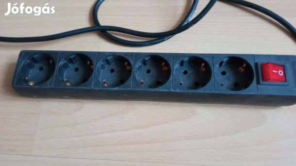 6-os fekete hosszabbító kapcsolóval 3500 Ft