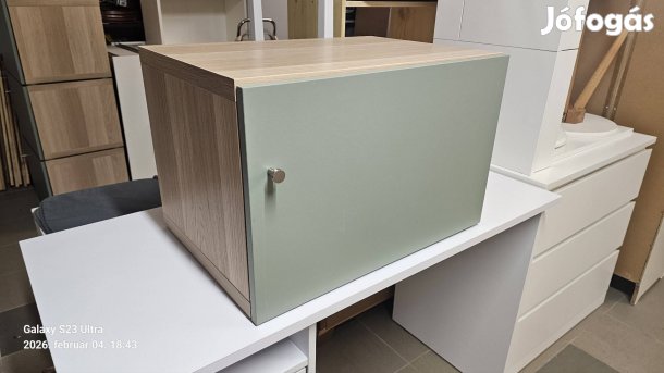 6db IKEA Besta szekrény, zöld ajtókkal