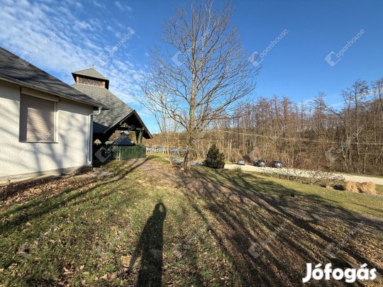 700 nm-es üzlethelyiség eladó Hegyhátszentjakab