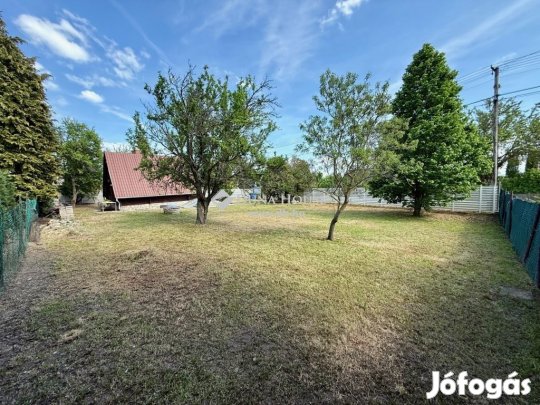 706 nm-es telek eladó Csopak