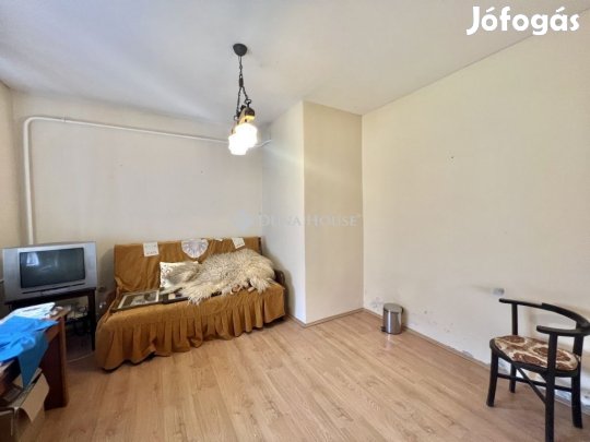 70 nm-es ház eladó Szentgál