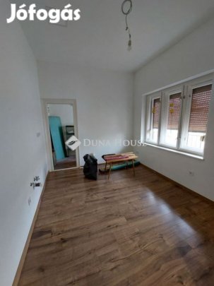 70 nm-es lakás eladó Baja