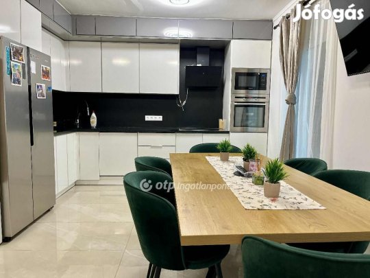 71 nm-es ház eladó Cegléd