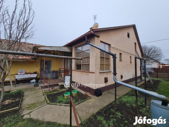 71 nm-es ház eladó Hajdúszoboszló