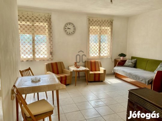 71 nm-es ház eladó Újszilvás