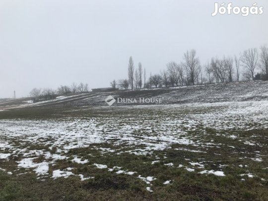 726 nm-es telek eladó Fehérvárcsurgó