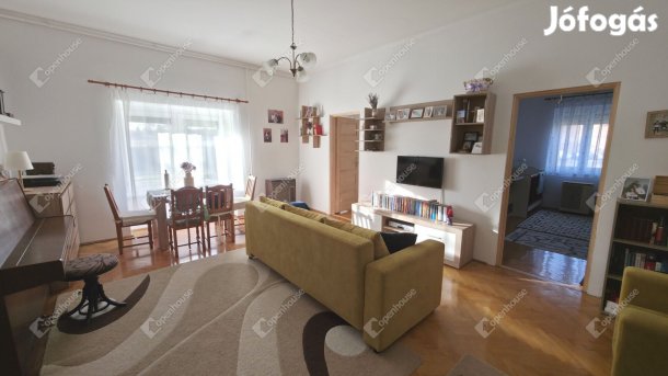 72 m2-es földszinti 3 szobás tégla lakás zárt udvarban eladó