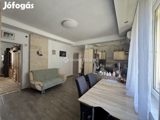 72 nm-es ház eladó Pécs