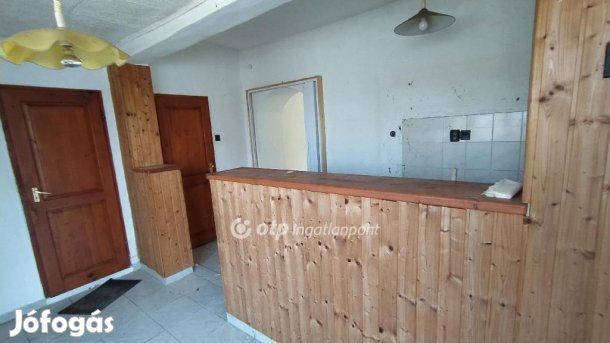 72 nm-es ház eladó Villány