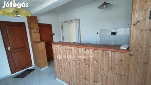 72 nm-es ház eladó Villány