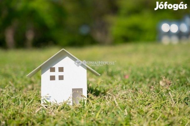 735 nm-es telek eladó Makó