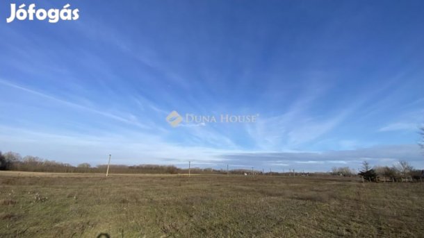 73815 nm-es telek eladó Tápiószentmárton