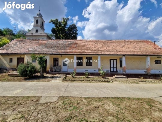 73 nm-es ház eladó Harc