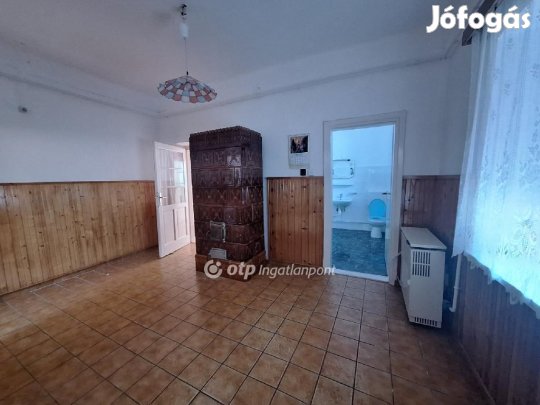 73 nm-es ház eladó Karcag