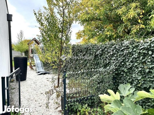 73 nm-es ház eladó Siófok