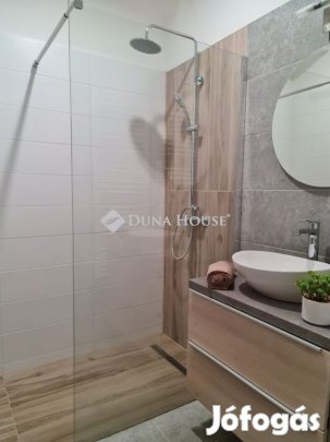 73 nm-es lakás eladó Pécs