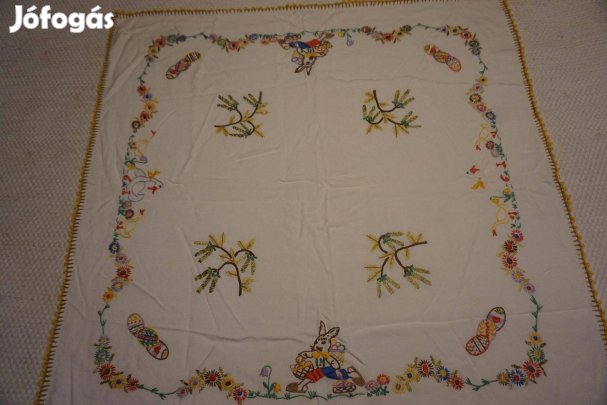 73x75 cm.-es díszes húsvéti terítő eladó