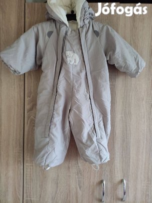 74-es baba kapucnis overál