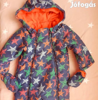 74-es közepesen vastag kisfiú overál sapkával