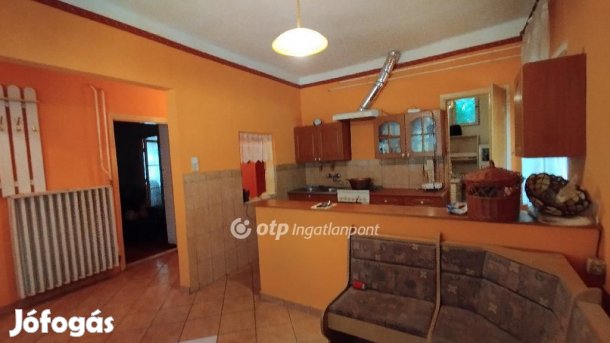 74 nm-es ház eladó Jászberény