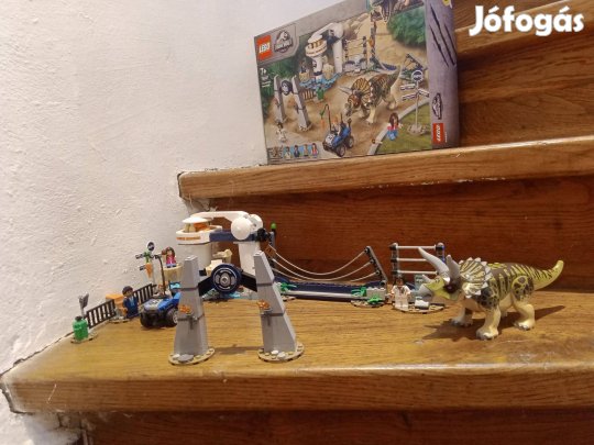 75937 LEGO Jurassic World - Triceratops tombolás